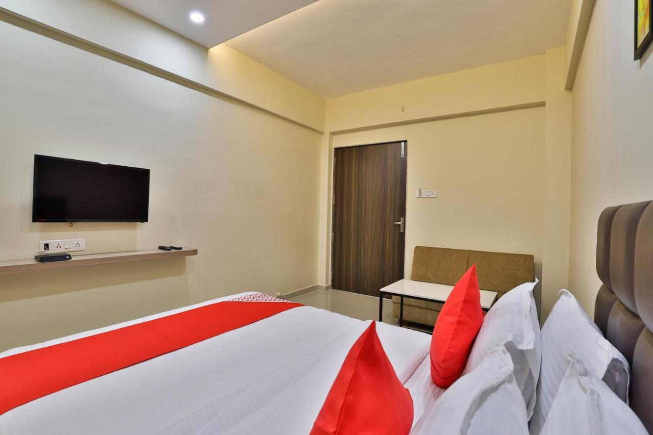 โอโย 28429 โฮเต็ล ซิตาเดล Hotel สุรัต ภายนอก รูปภาพ